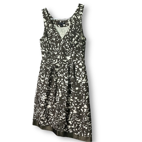 Banana Republic Silk Dress Sz 8 Sleeveless V Neck Pockets Midi Brown Abstract Ne - Picture 6 of 11